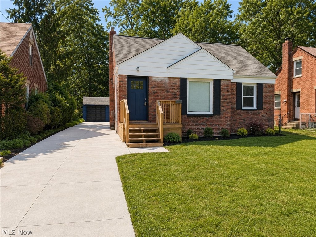 325 E 257 Street Euclid OH 44132