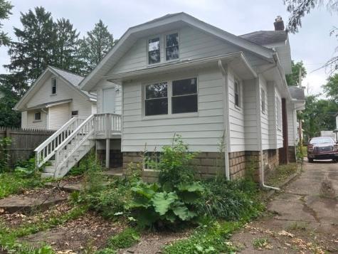 1134 Collinwood Avenue Akron OH 44310