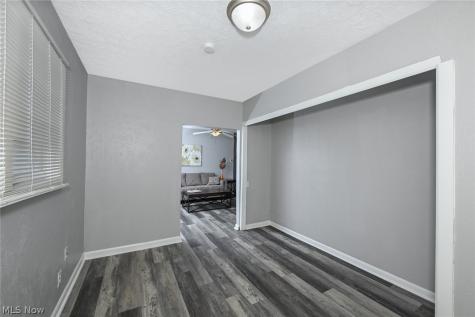 1376 Seward Avenue Akron OH 44320