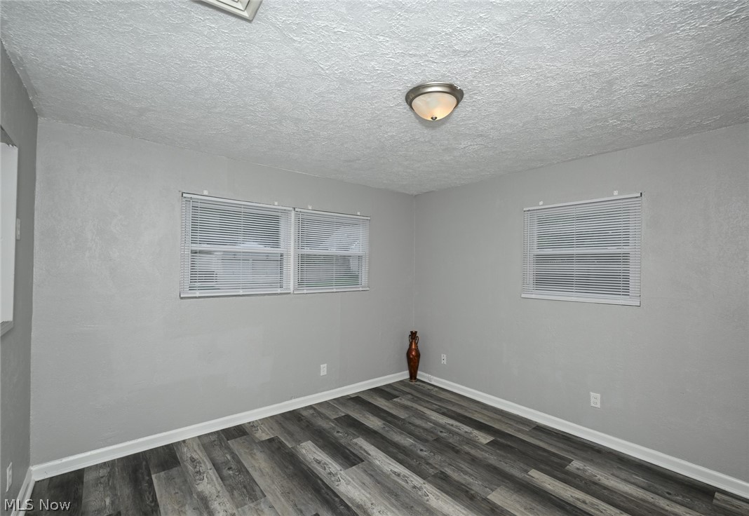 1376 Seward Avenue Akron OH 44320