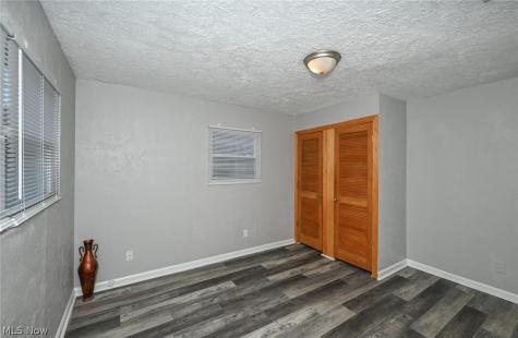 1376 Seward Avenue Akron OH 44320