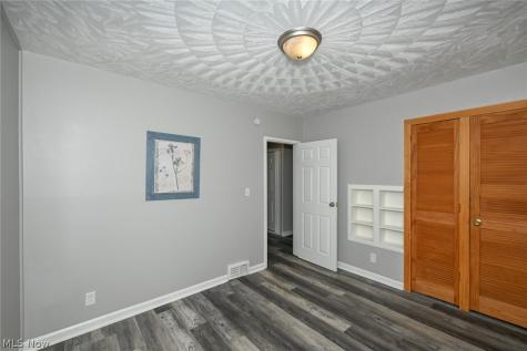1376 Seward Avenue Akron OH 44320