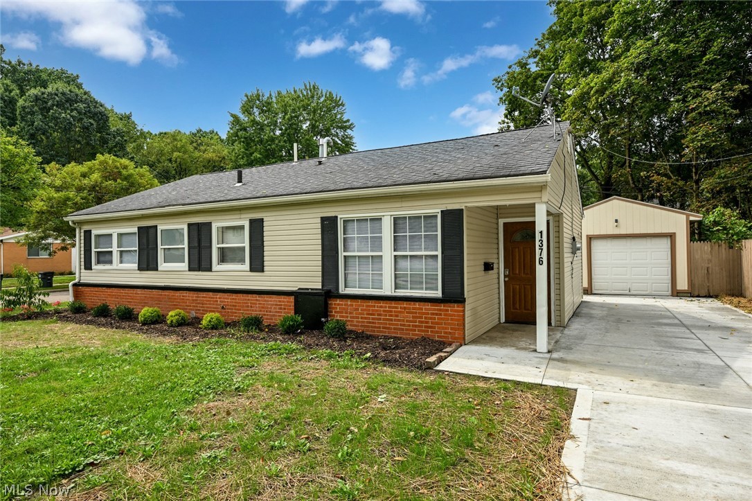1376 Seward Avenue Akron OH 44320