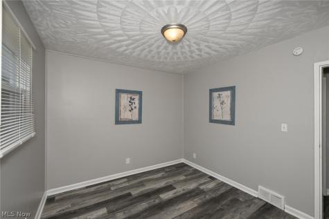 1376 Seward Avenue Akron OH 44320