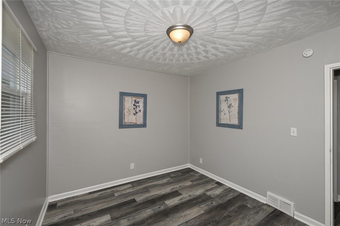 1376 Seward Avenue Akron OH 44320