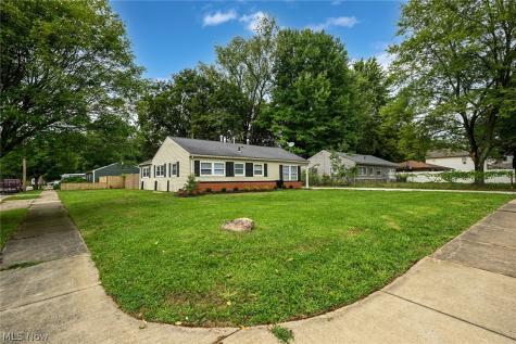 1376 Seward Avenue Akron OH 44320