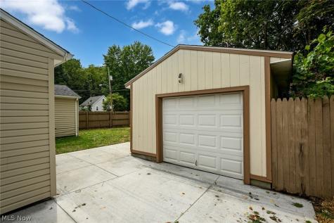 1376 Seward Avenue Akron OH 44320