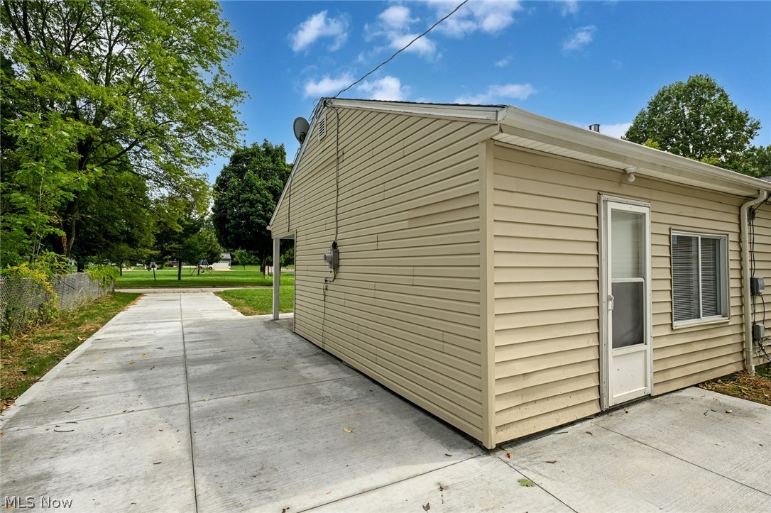 1376 Seward Avenue Akron OH 44320