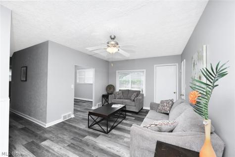 1376 Seward Avenue Akron OH 44320