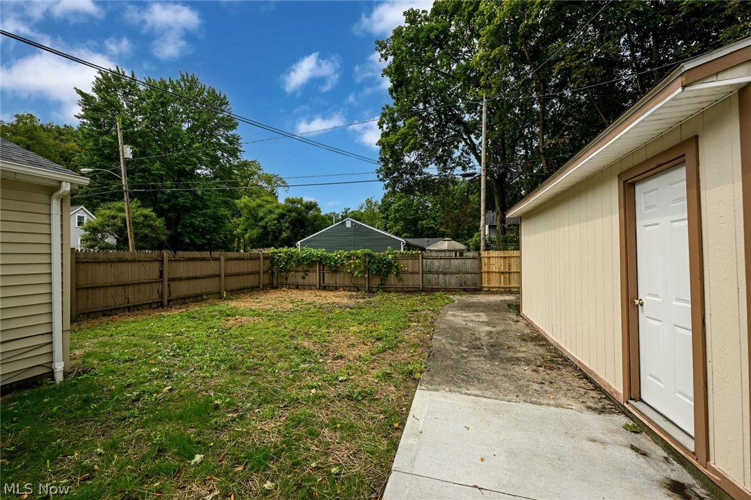 1376 Seward Avenue Akron OH 44320