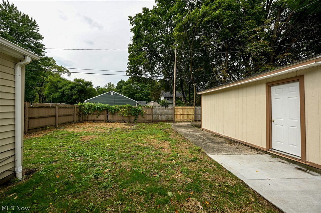 1376 Seward Avenue Akron OH 44320