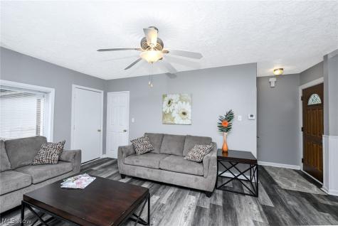 1376 Seward Avenue Akron OH 44320