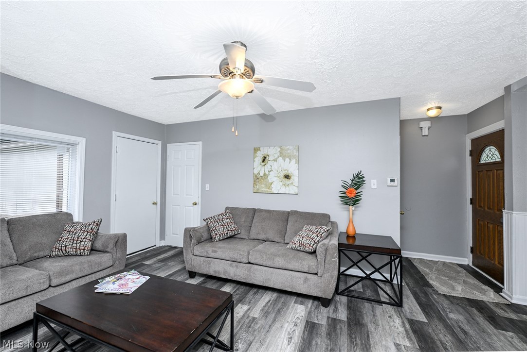 1376 Seward Avenue Akron OH 44320