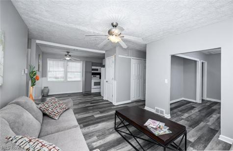 1376 Seward Avenue Akron OH 44320