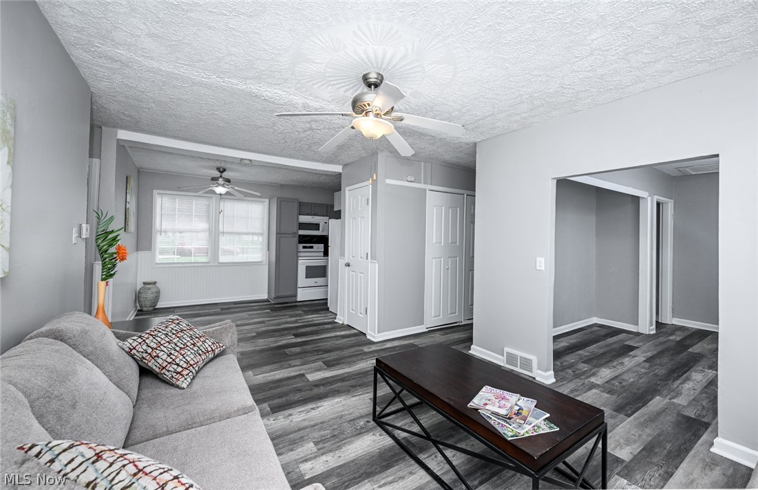 1376 Seward Avenue Akron OH 44320