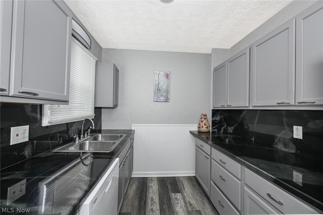 1376 Seward Avenue Akron OH 44320