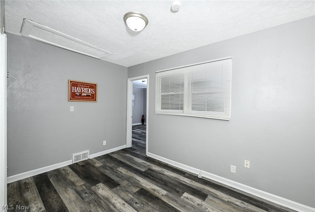 1376 Seward Avenue Akron OH 44320