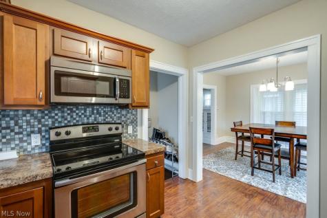 77 Devonshire Drive Akron OH 44312