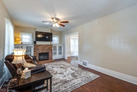 77 Devonshire Drive Akron OH 44312