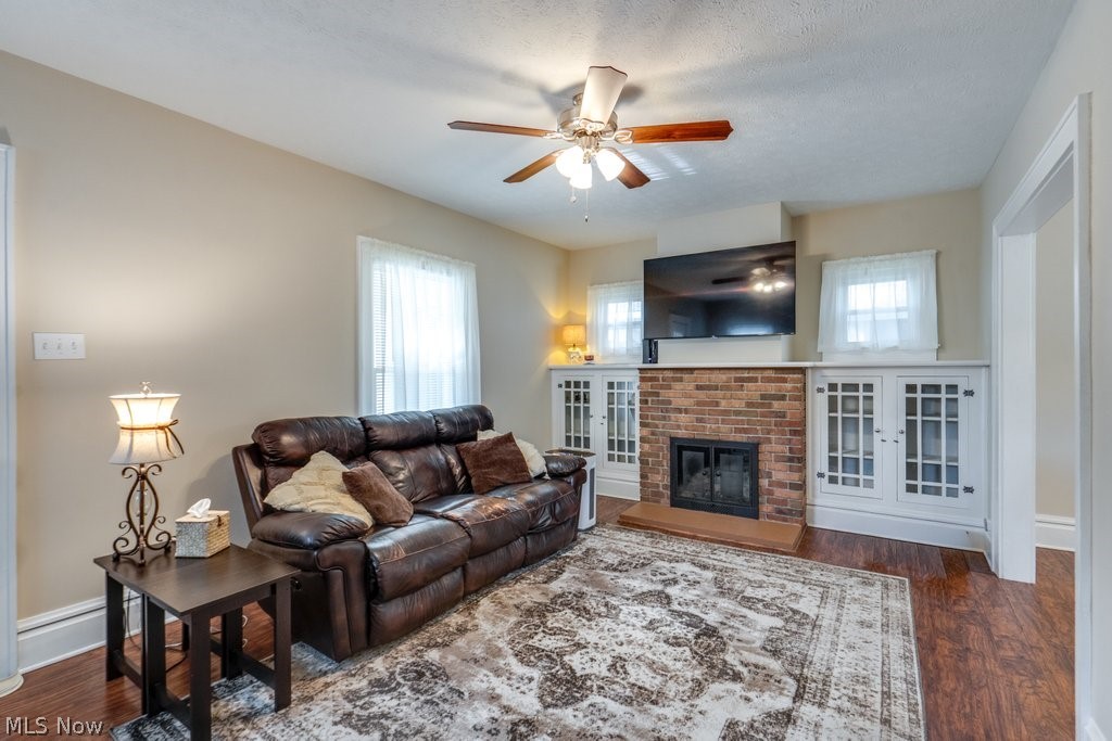 77 Devonshire Drive Akron OH 44312