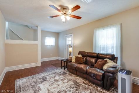 77 Devonshire Drive Akron OH 44312