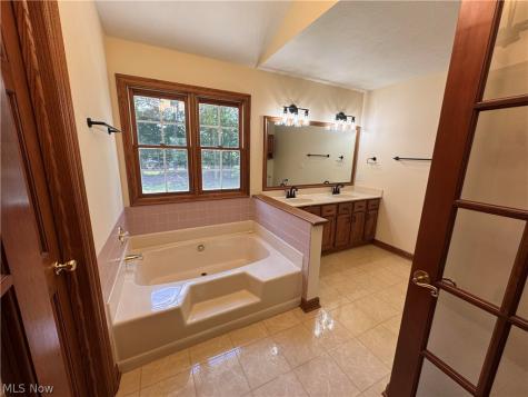 4764 Young Road Stow OH 44224