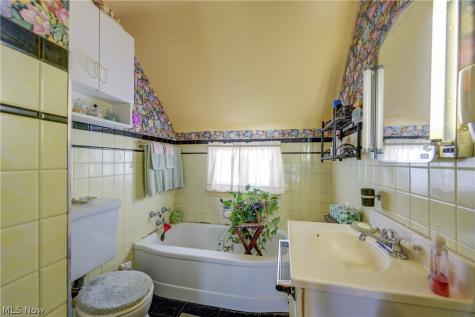 3198 W 84th Street Cleveland OH 44102
