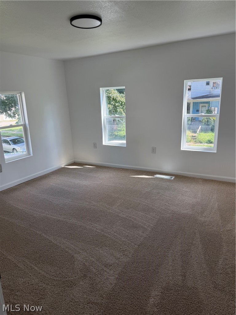 37 Franklin Street Roseville OH 43777