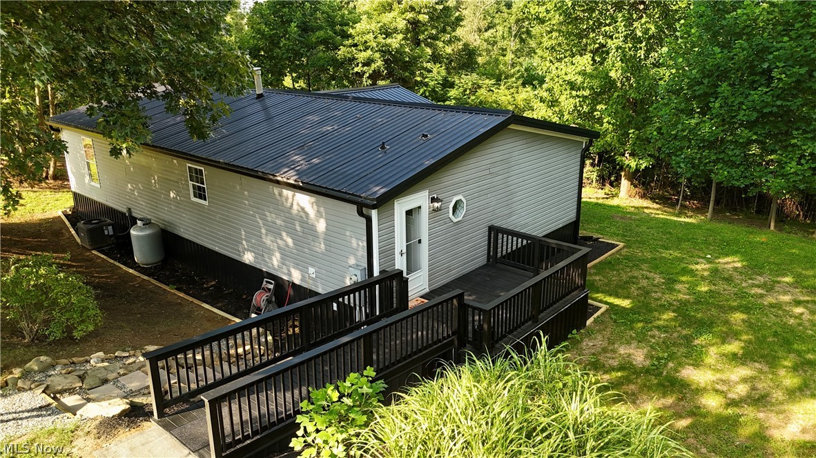 5612 Township Road 54 Salineville OH 43945