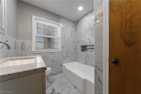 1384 Argonne Road South Euclid OH 44121