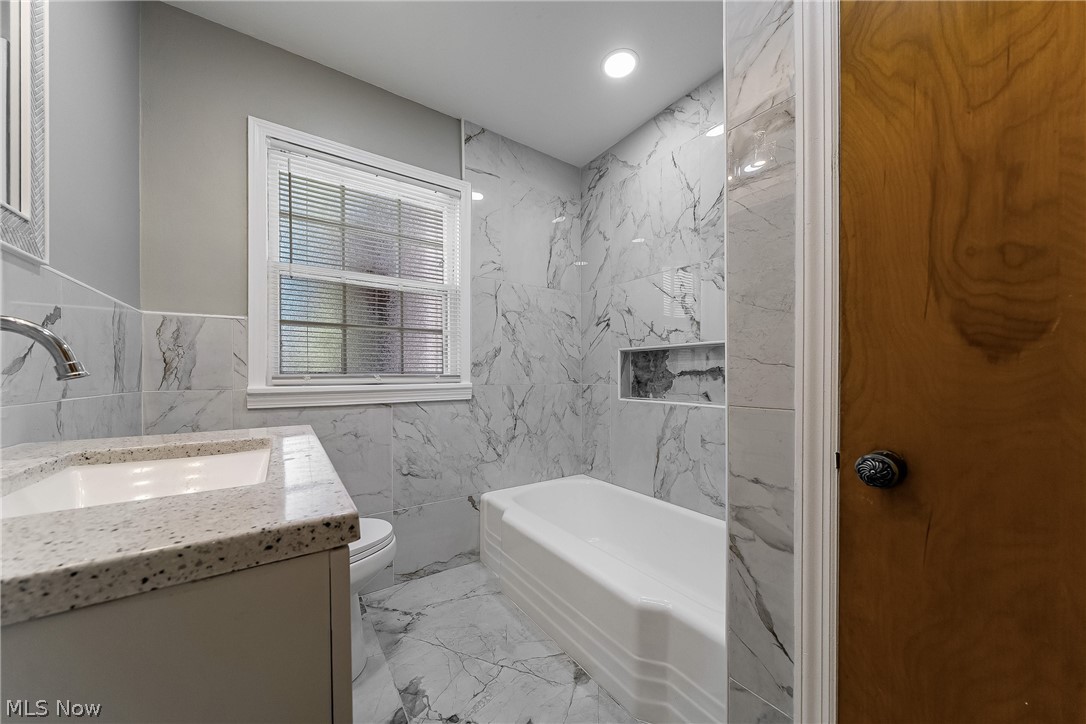 1384 Argonne Road South Euclid OH 44121