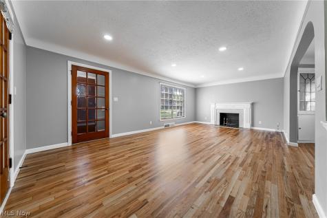 1384 Argonne Road South Euclid OH 44121