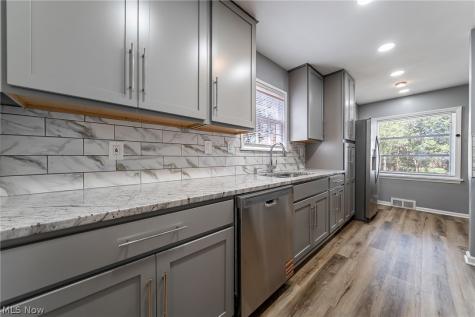 1384 Argonne Road South Euclid OH 44121