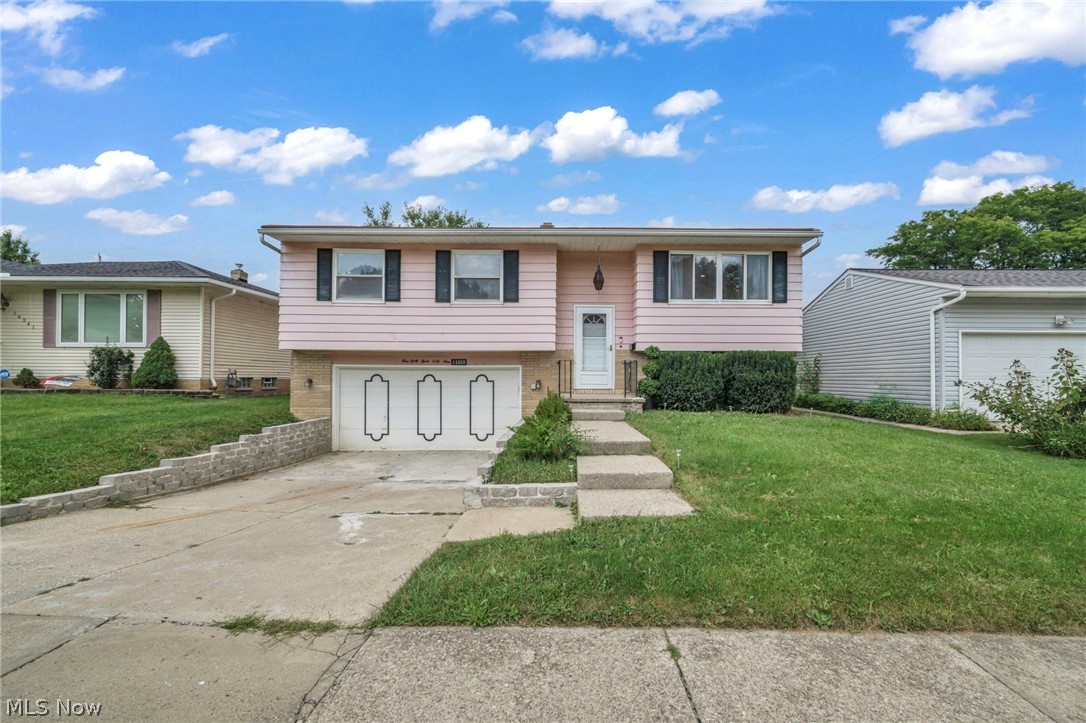 14369 Rochelle Drive Maple Heights OH 44137
