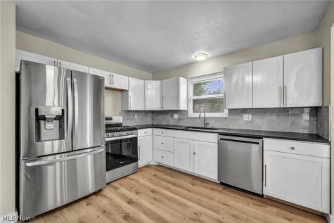 14369 Rochelle Drive Maple Heights OH 44137