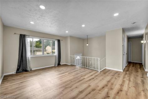14369 Rochelle Drive Maple Heights OH 44137