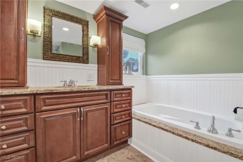 24014 Wolf Road Bay Village OH 44140