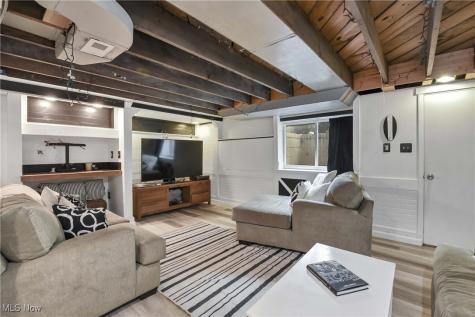 24014 Wolf Road Bay Village OH 44140