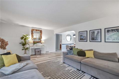 24014 Wolf Road Bay Village OH 44140