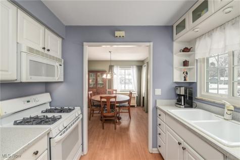 26731 Knickerbocker Road Bay Village OH 44140