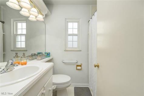 26731 Knickerbocker Road Bay Village OH 44140