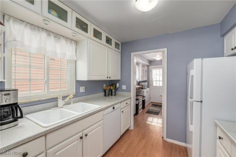 26731 Knickerbocker Road Bay Village OH 44140