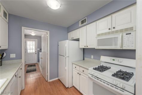 26731 Knickerbocker Road Bay Village OH 44140