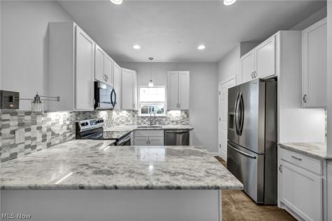 2145 N Taylor Road Cleveland Heights OH 44112