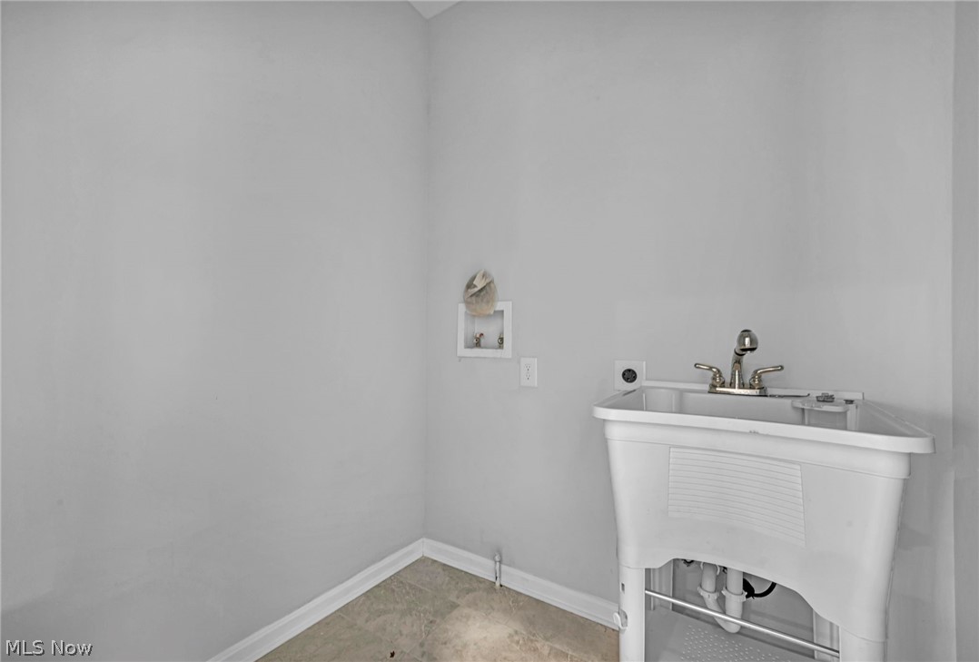 2145 N Taylor Road Cleveland Heights OH 44112