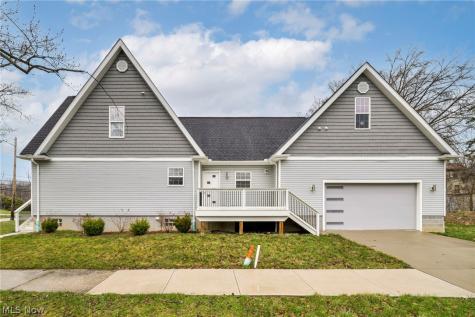 2145 N Taylor Road Cleveland Heights OH 44112