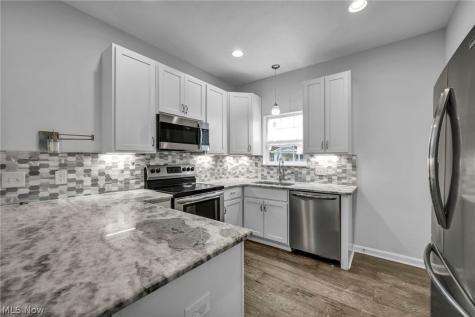 2145 N Taylor Road Cleveland Heights OH 44112