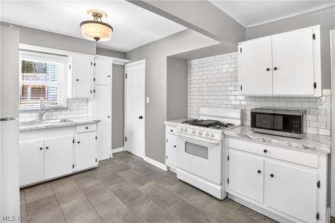 1417 Lynn Park Drive Cleveland Heights OH 44121