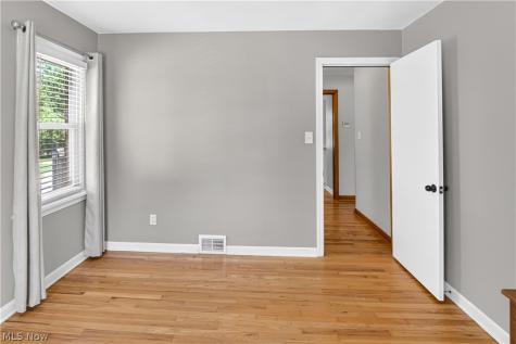 1417 Lynn Park Drive Cleveland Heights OH 44121