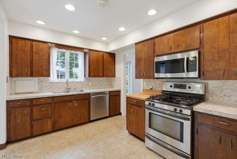 7250 Brecksville Road Independence OH 44131